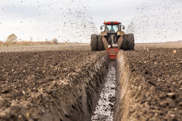 Drainage Digging in Logan